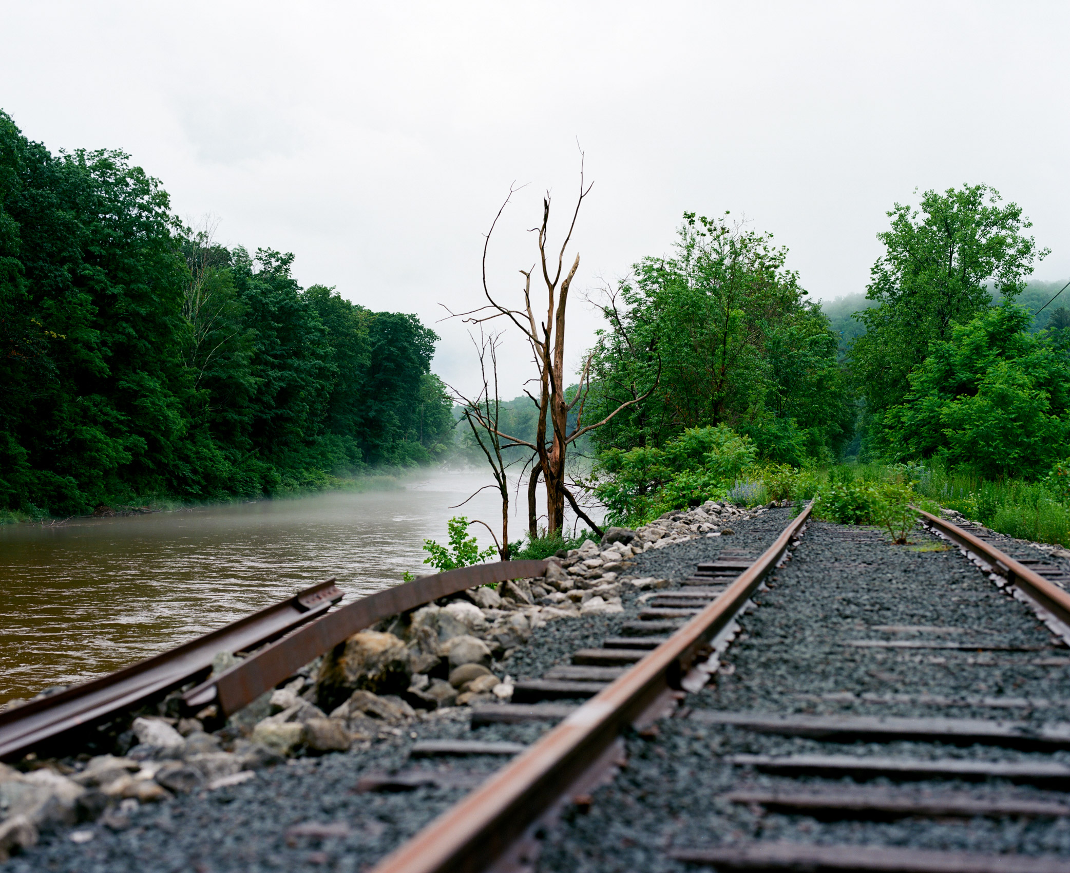 A-MEDIUM-FORMAT-PHOTO-OF-A-DISUSED-RAILWAY-LINE-IN-UPSTATE-NEW-YORK-ON-ROUTE-28-SHOT-ON-FILM-