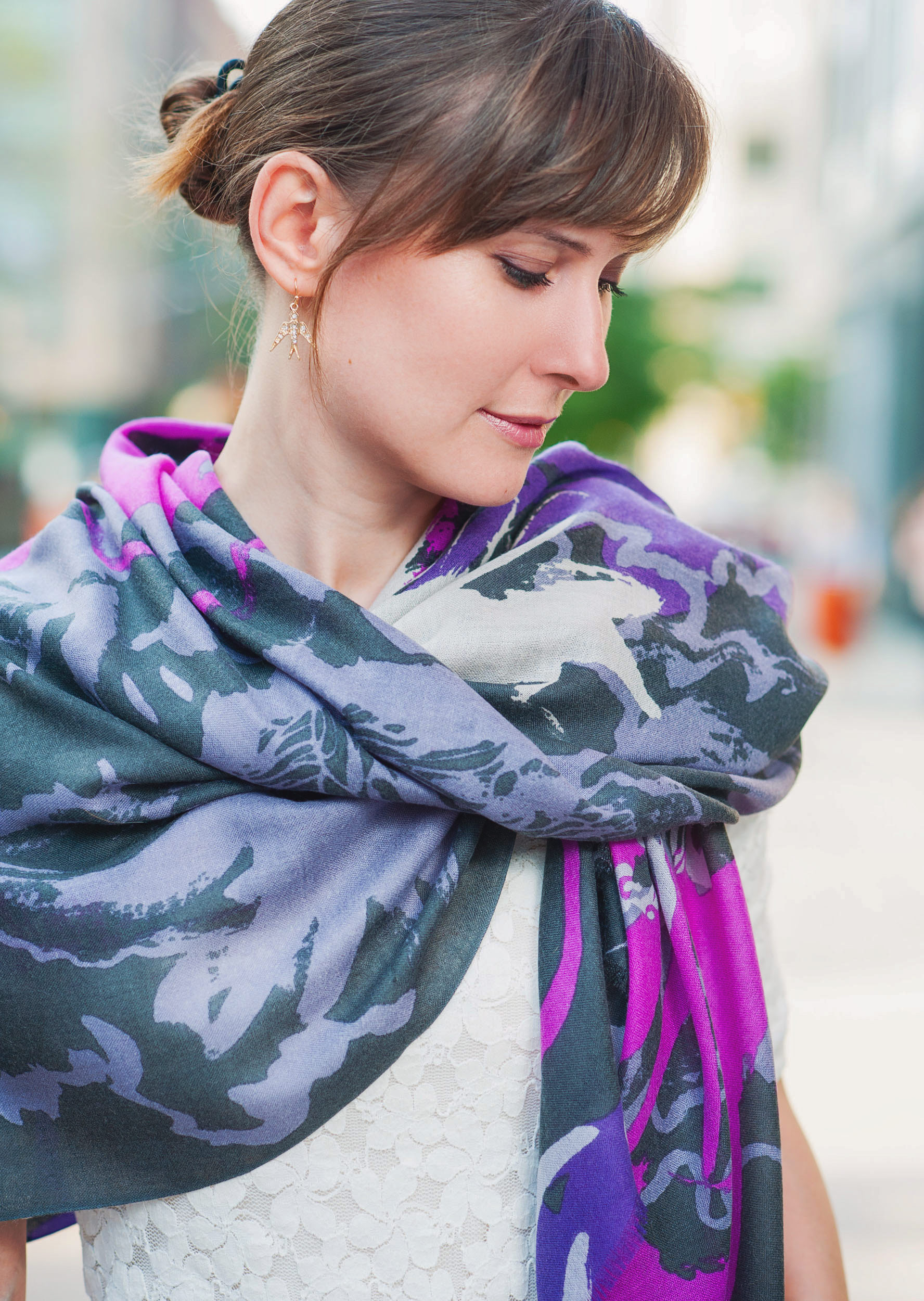PORTRAIT-OF-JULIA-BROGAN-MODELLING-ONE-OF-A-LINE-OF-SCARVES-IN-NEW-YORK-CITY